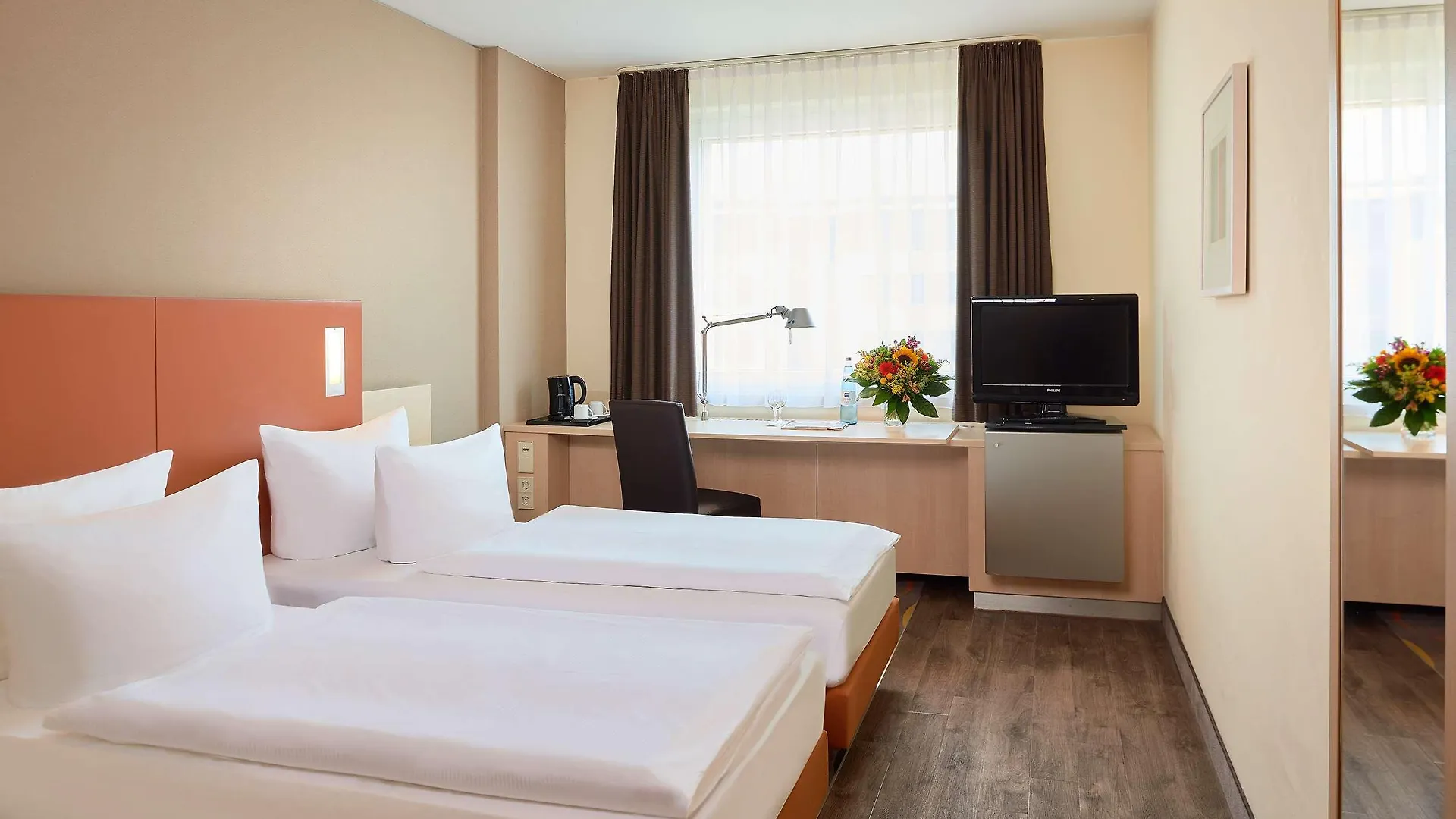 Отель Essential By Dorint Berlin-Adlershof